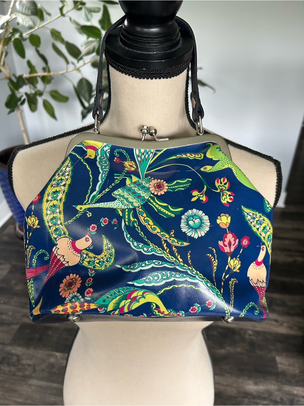 Patricia Nash Navy Birds of Paradise Kisslock Frame Bag - Picture 2 of 6